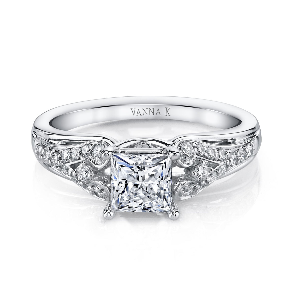 18K White Gold Diamond Engagement Ring