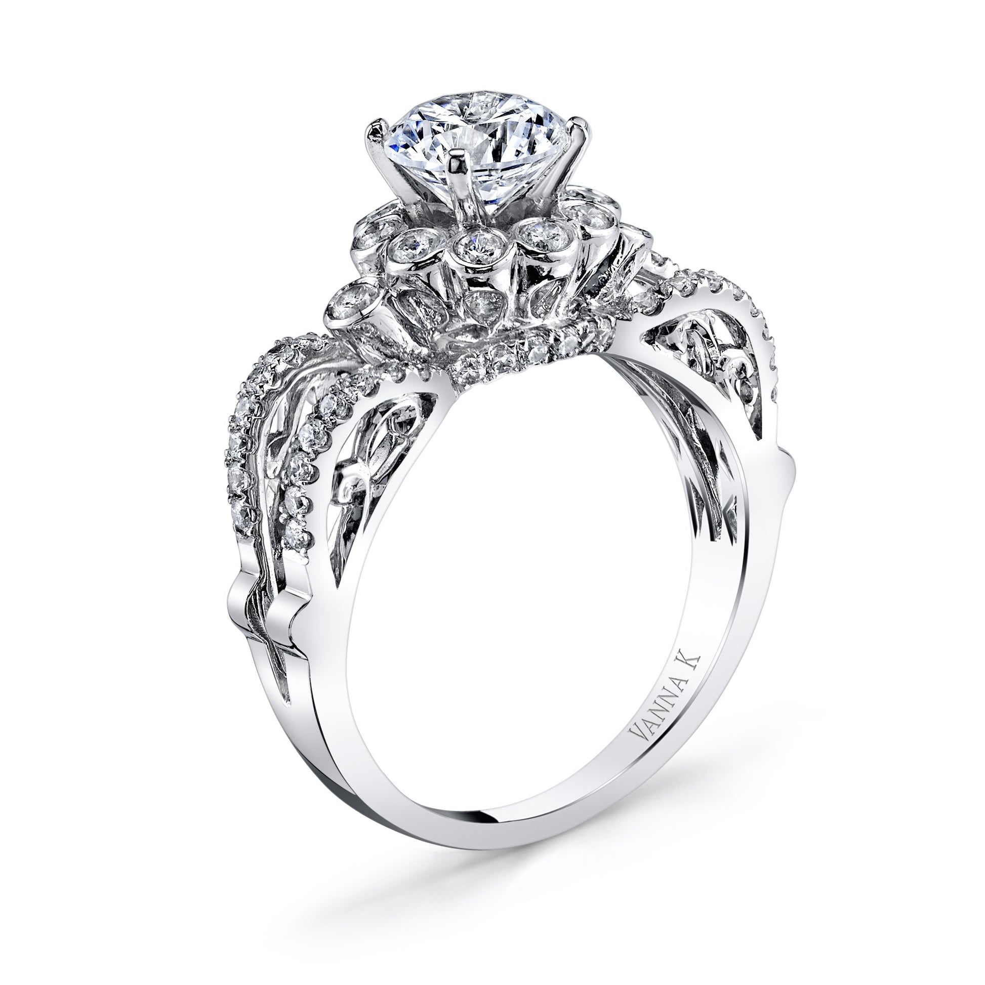 18K White Gold Halo Diamond Engagement Ring