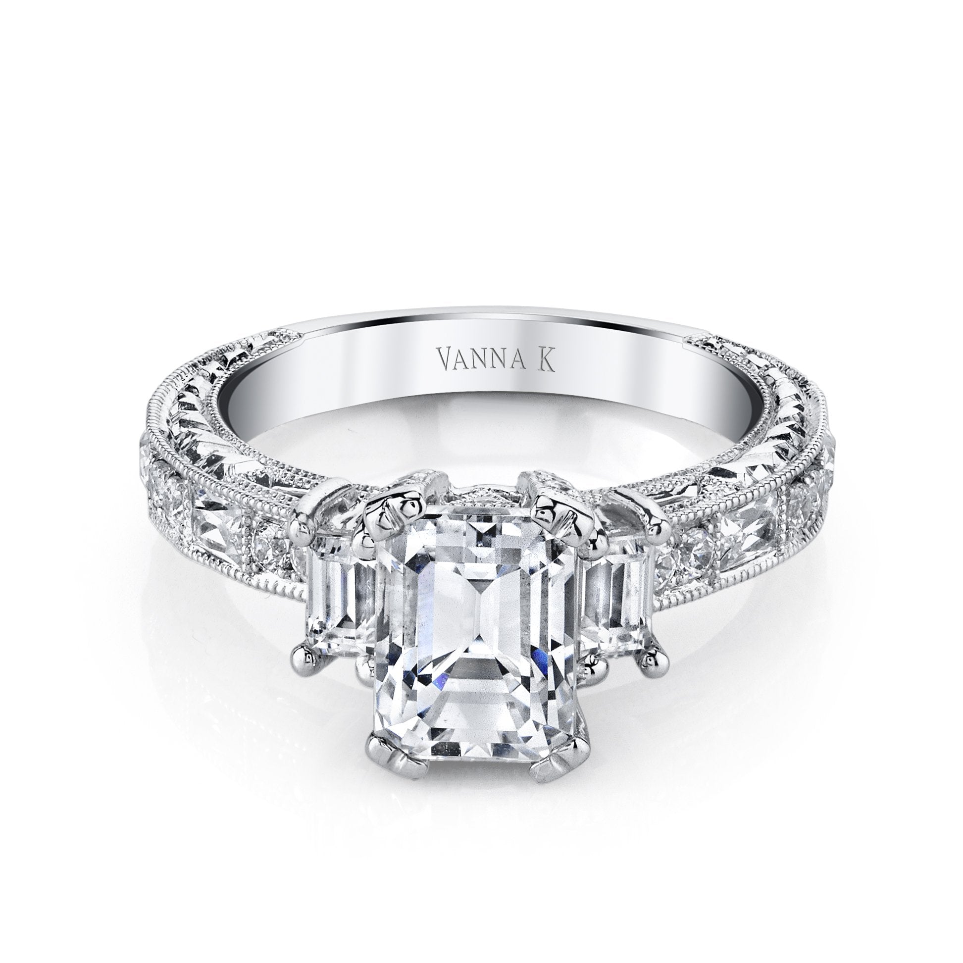 18K White Gold Diamond Engagement Ring