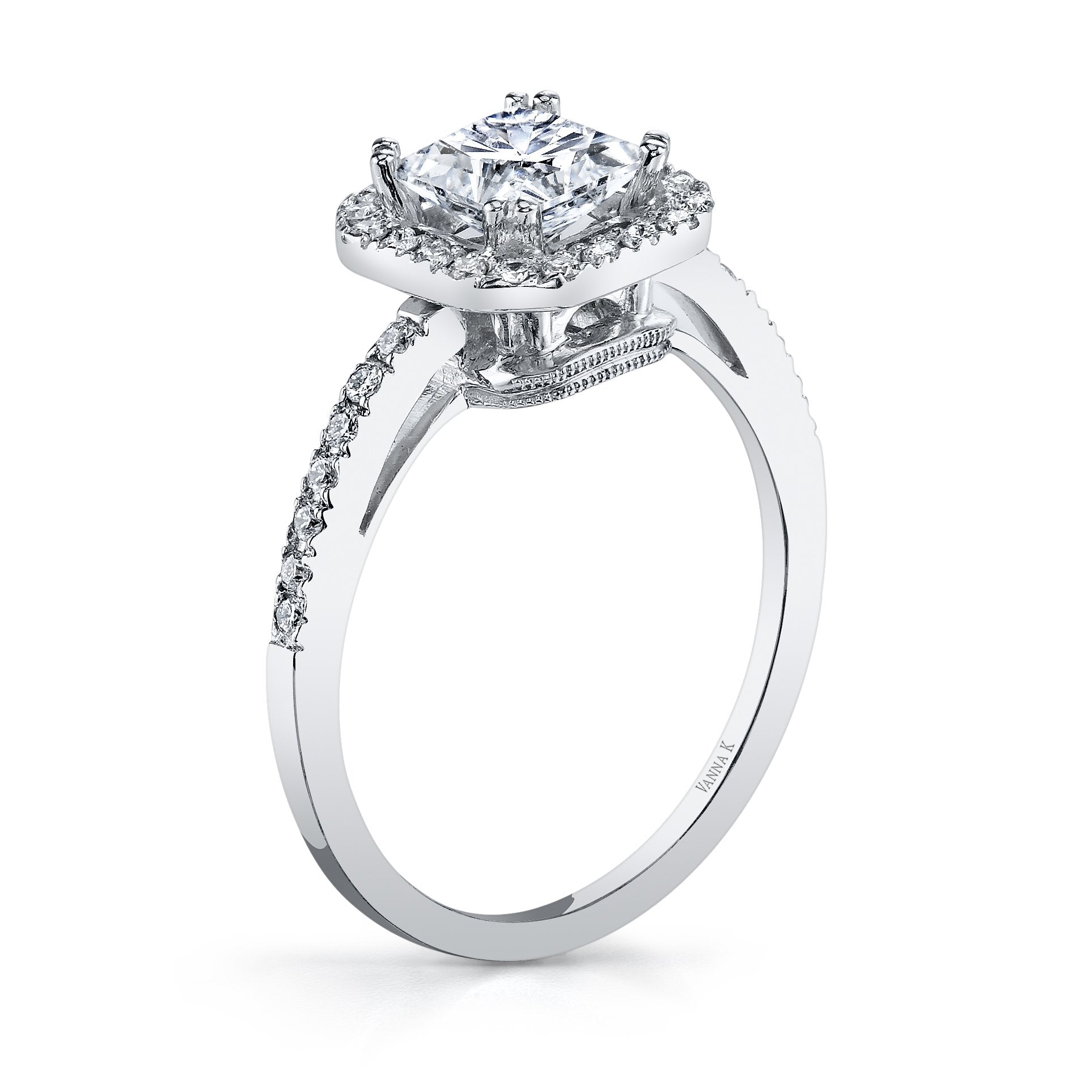 18K White Gold Halo Diamond Engagement Ring